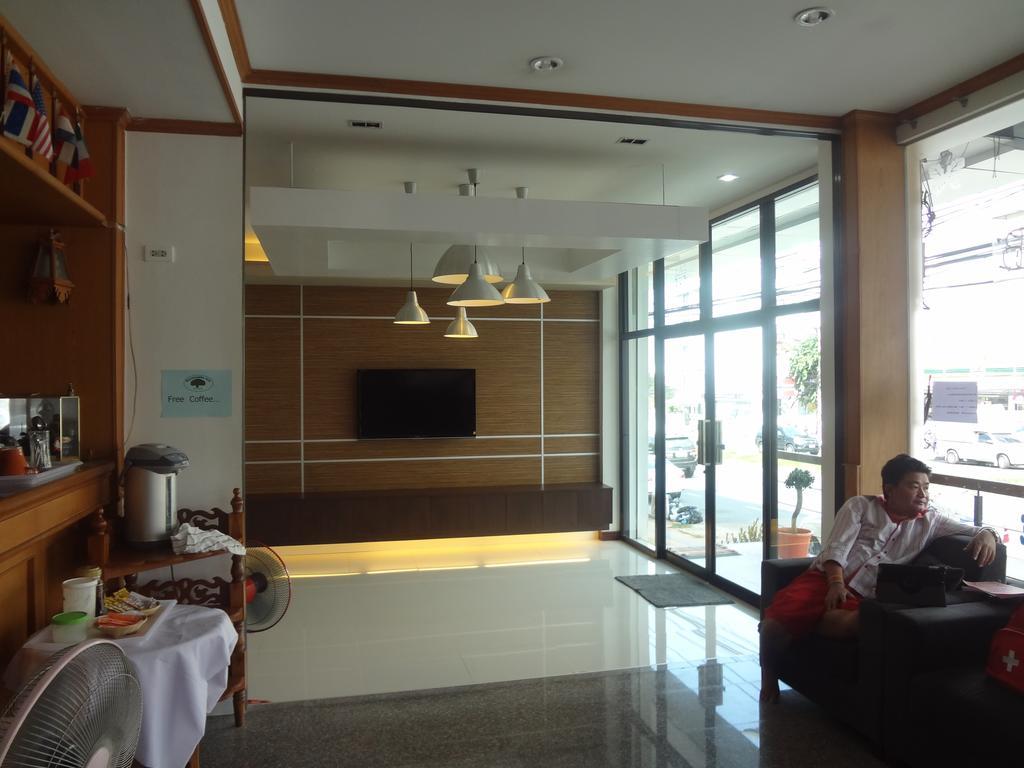 Sleep Tight Hotel Jomtien Beach Exterior photo
