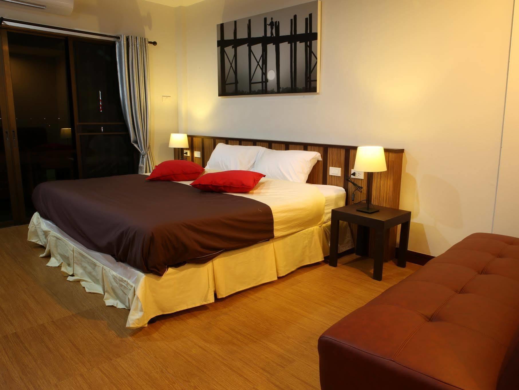 Sleep Tight Hotel Jomtien Beach Exterior photo