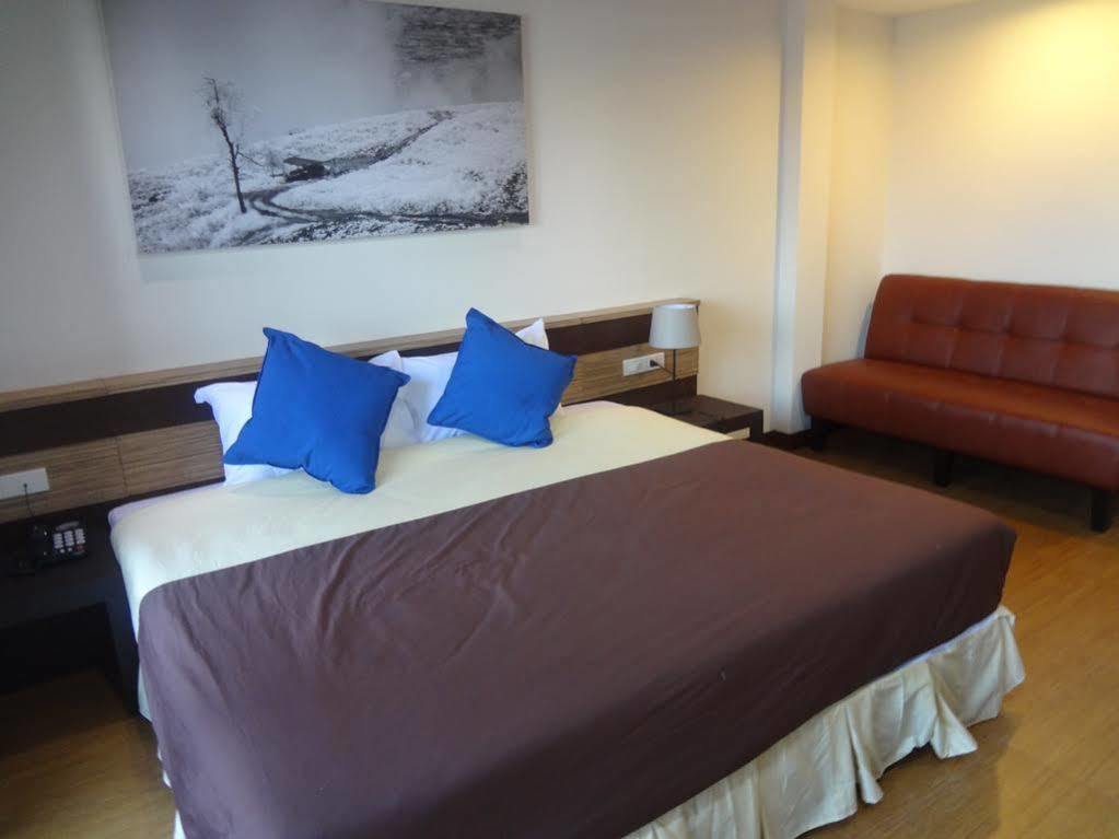 Sleep Tight Hotel Jomtien Beach Exterior photo